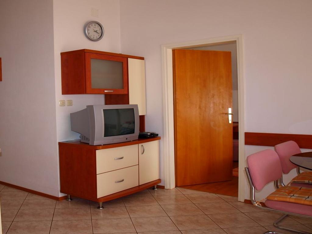Apartments Mia Postira Kamer foto